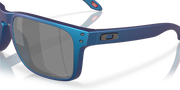 Prizm Black Polarized Lenses, Matte Cyan/Blue Colorshift Frame