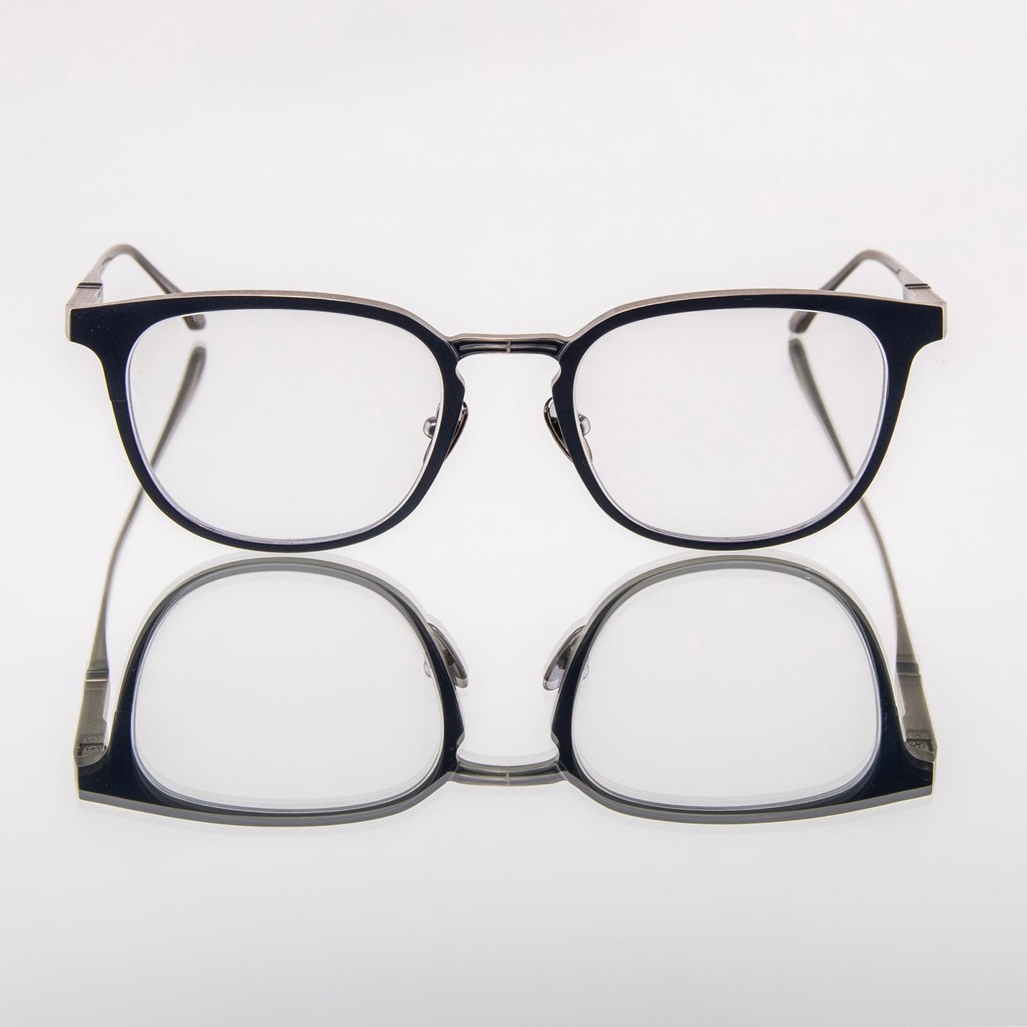 [Black / 12K Silver]