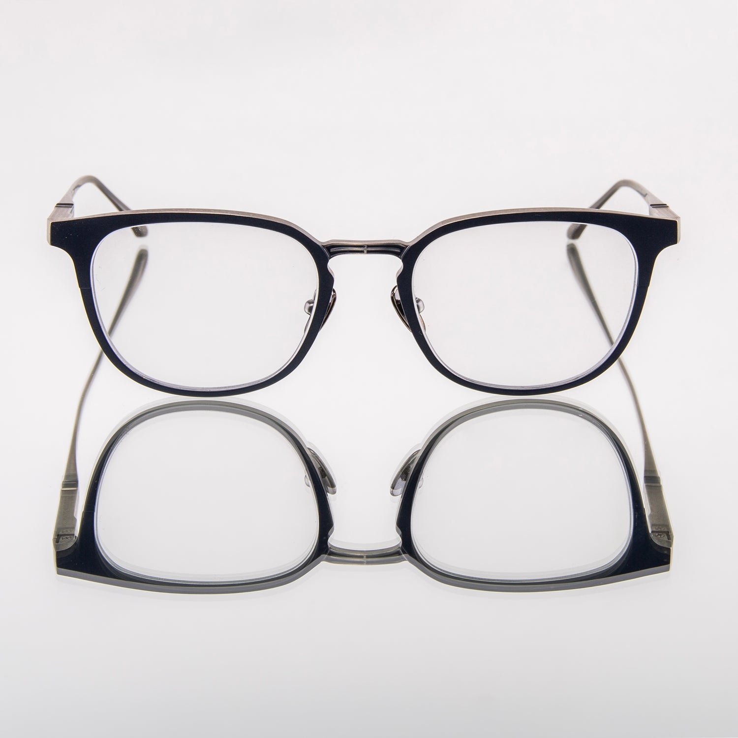 [Black / 12K Silver]