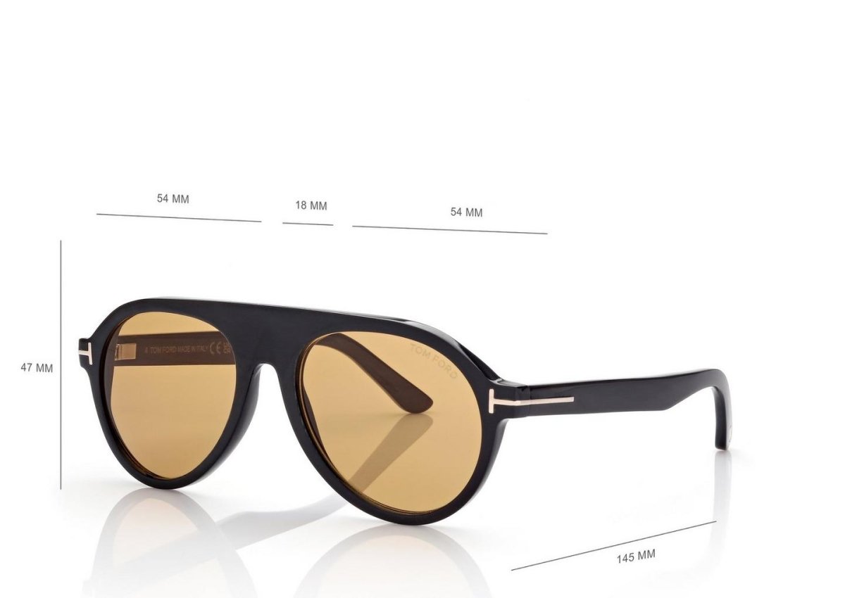 Tom Ford FT1047 - Specs Eyewear